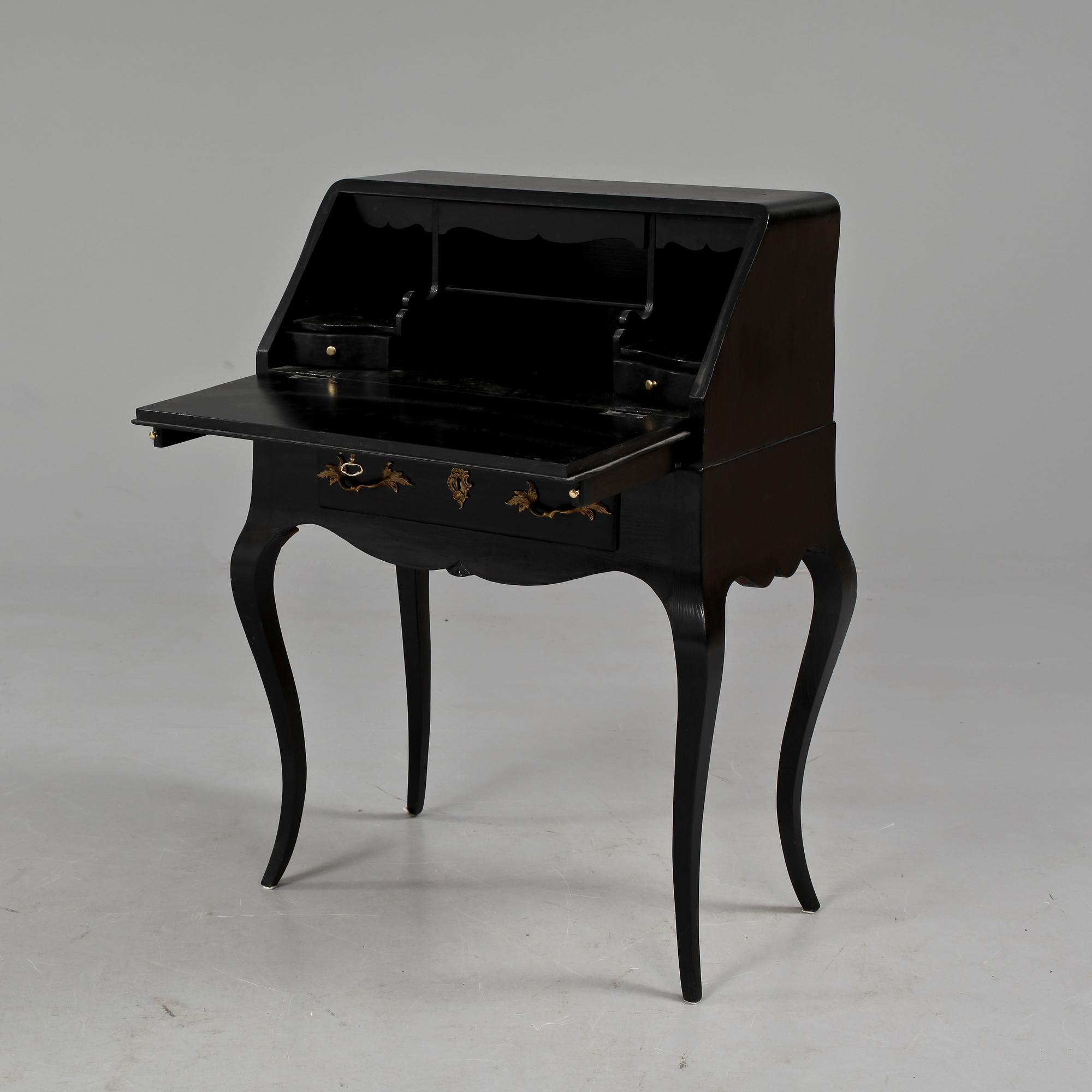 SEKRETÄR, rokokstil, 1900-talets första hälft.