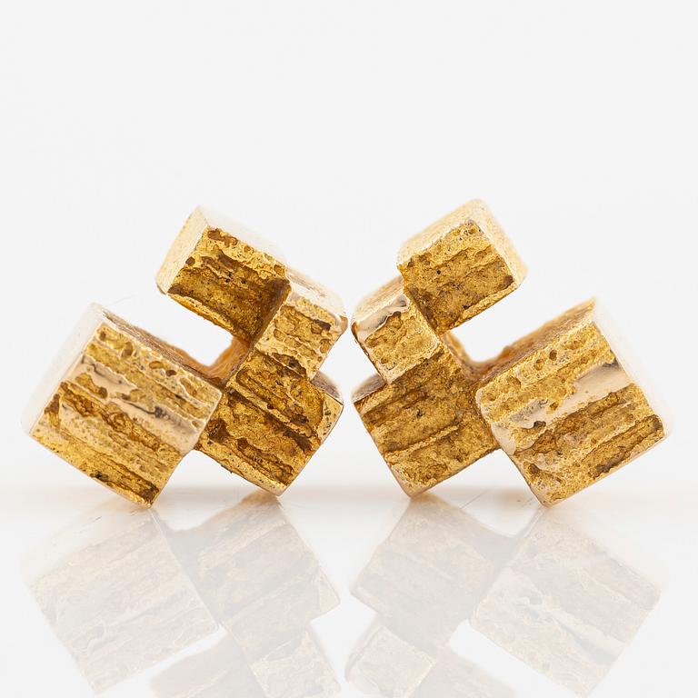 Ett par örhängen 14K guld.