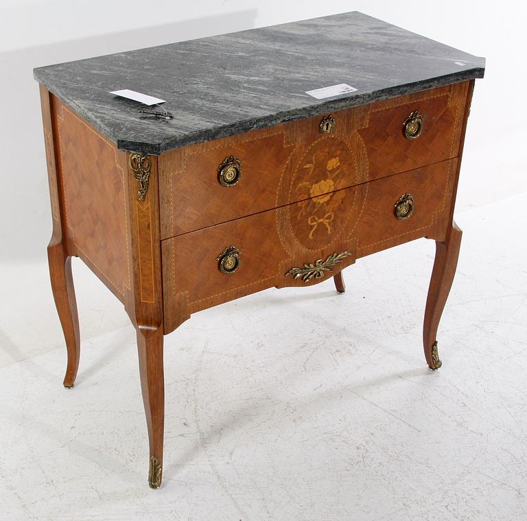 BYRÅ, Louis XVI-stil, 1900-talets mitt.