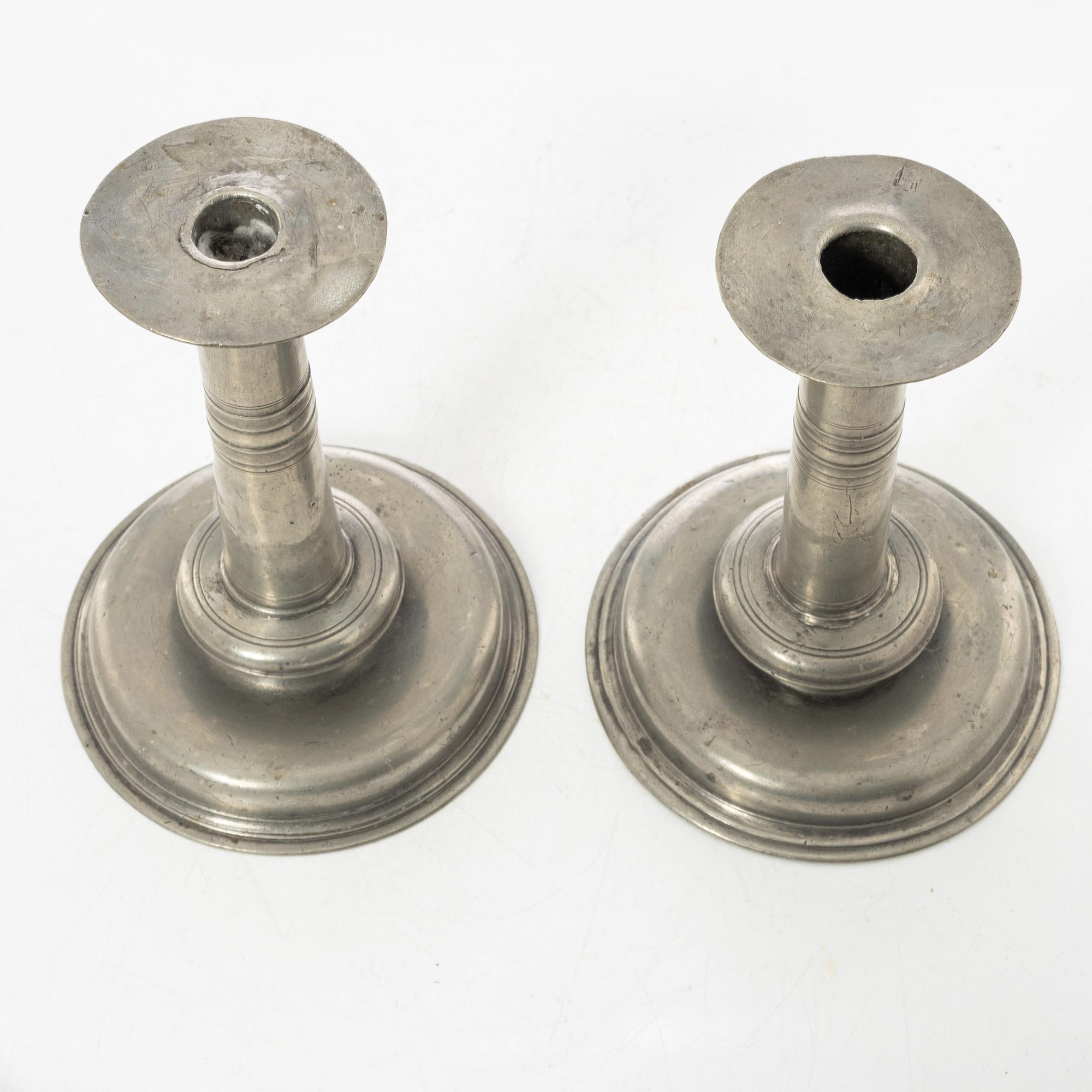 Ljusstakar, ett par, av Christopher Wickman, Stockholm 1696 och 1697, Karolinsk Barock.