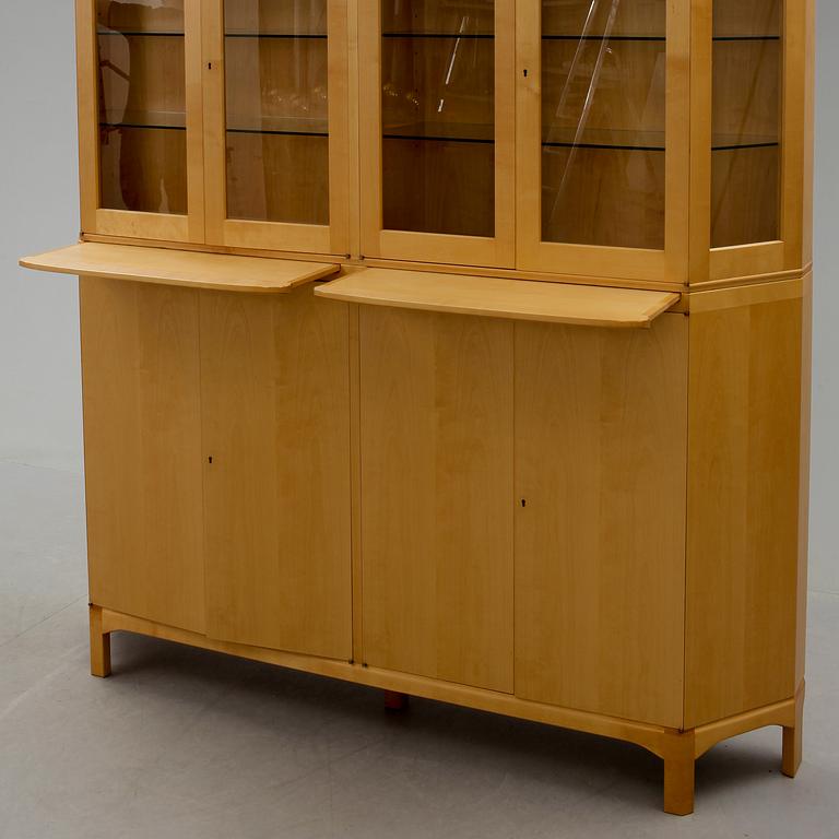 SKÅP, specialbeställt "Undantaget", Carl Malmsten, möbelsnickare Erik Johansson, 2001.