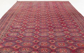 An Antique Tekke main carpet, ca 545 x 302 cm.