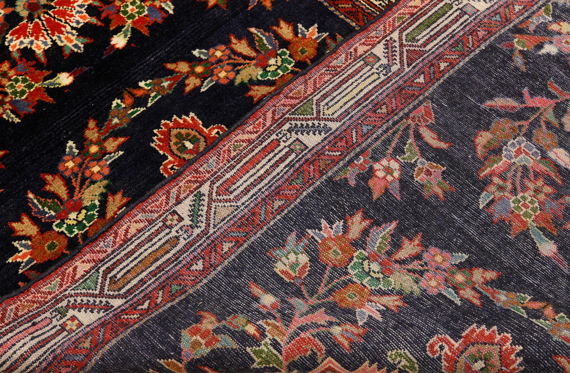 A Hamadan runner, ca 310 x 105 cm.