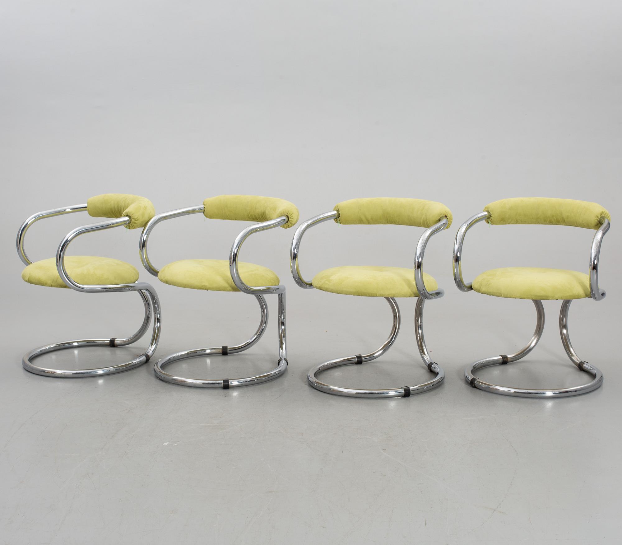 FOUR ITALIAN TECNOSALOTTO CHAIRS AND TABLE.