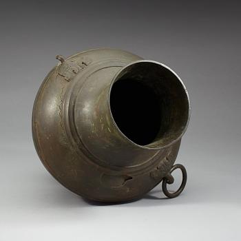 A large bronze vase, Ming dynasty or older.