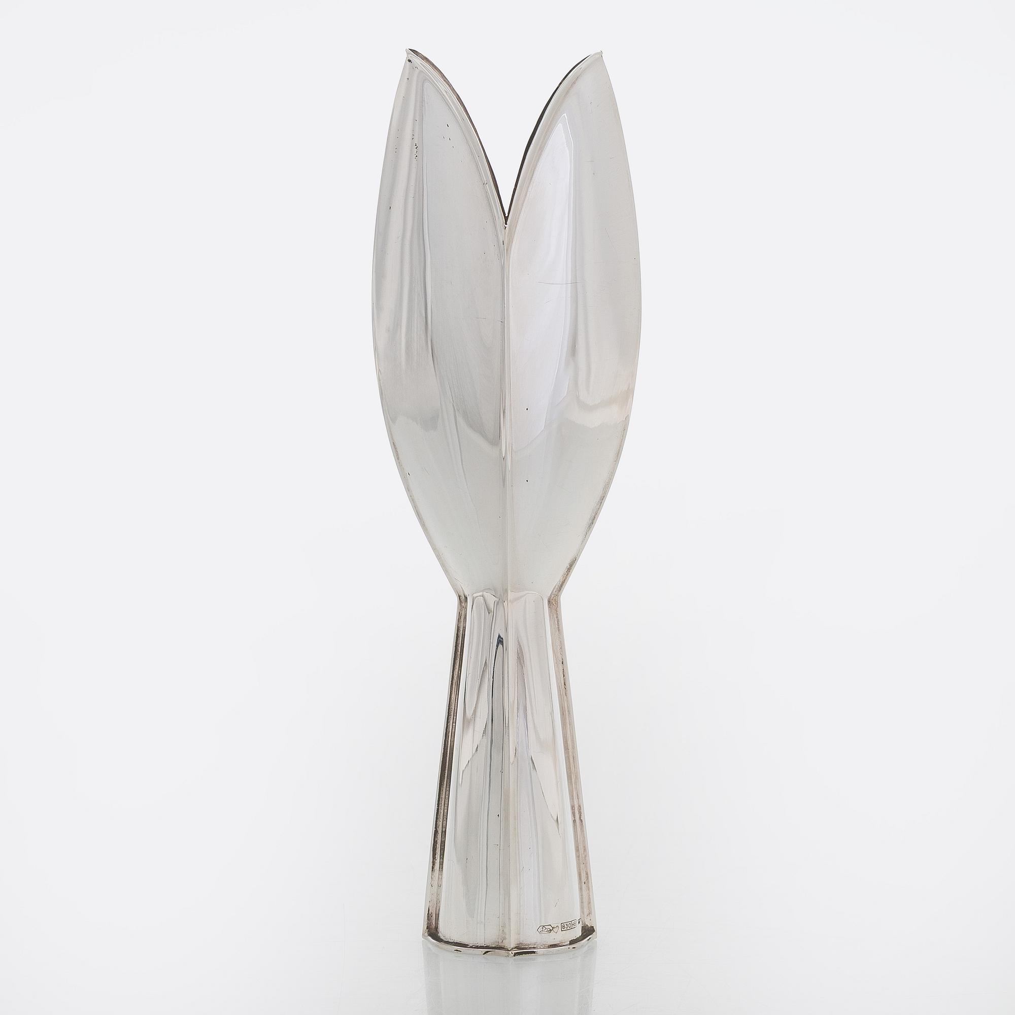 Tapio Wirkkala, a silver vase model TW 2, Kultakeskus, Hämeenlinna 1985.