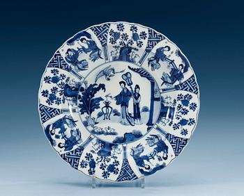 1484. A blue and white charger, Qing dynasty, mark and period of Kangxi (1662-1722).