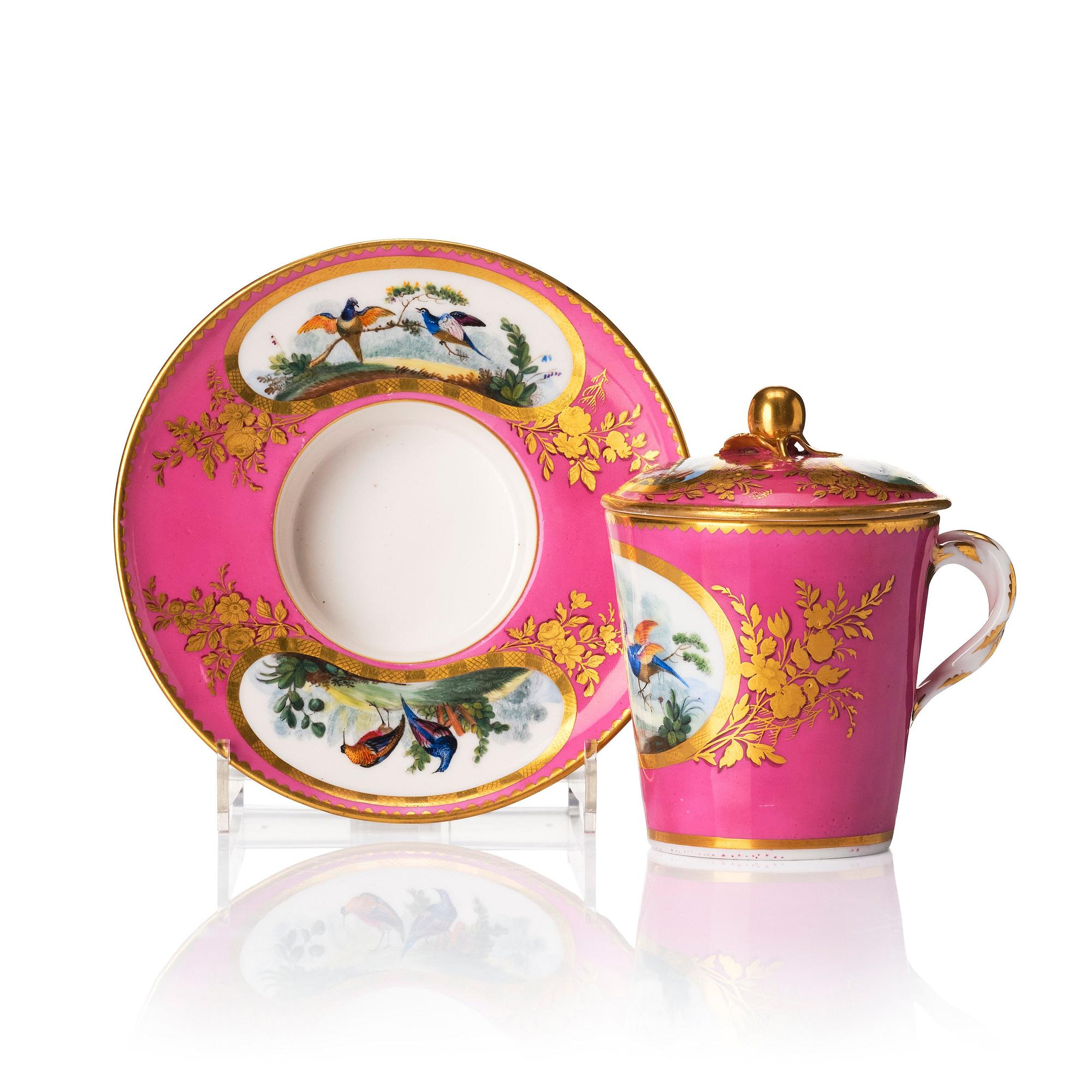 Trembleuse med kopp och lock, mjukt porslin. Frankrike, "Sèvres", 1800-tal.