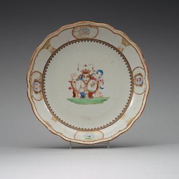 A five piece set of Swedish armorial porcelain, Qing dynasty, Qianlong (1736-95).