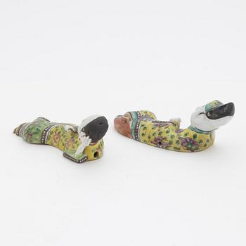 A set of two porcelain wall figures, late Qing dynasty.