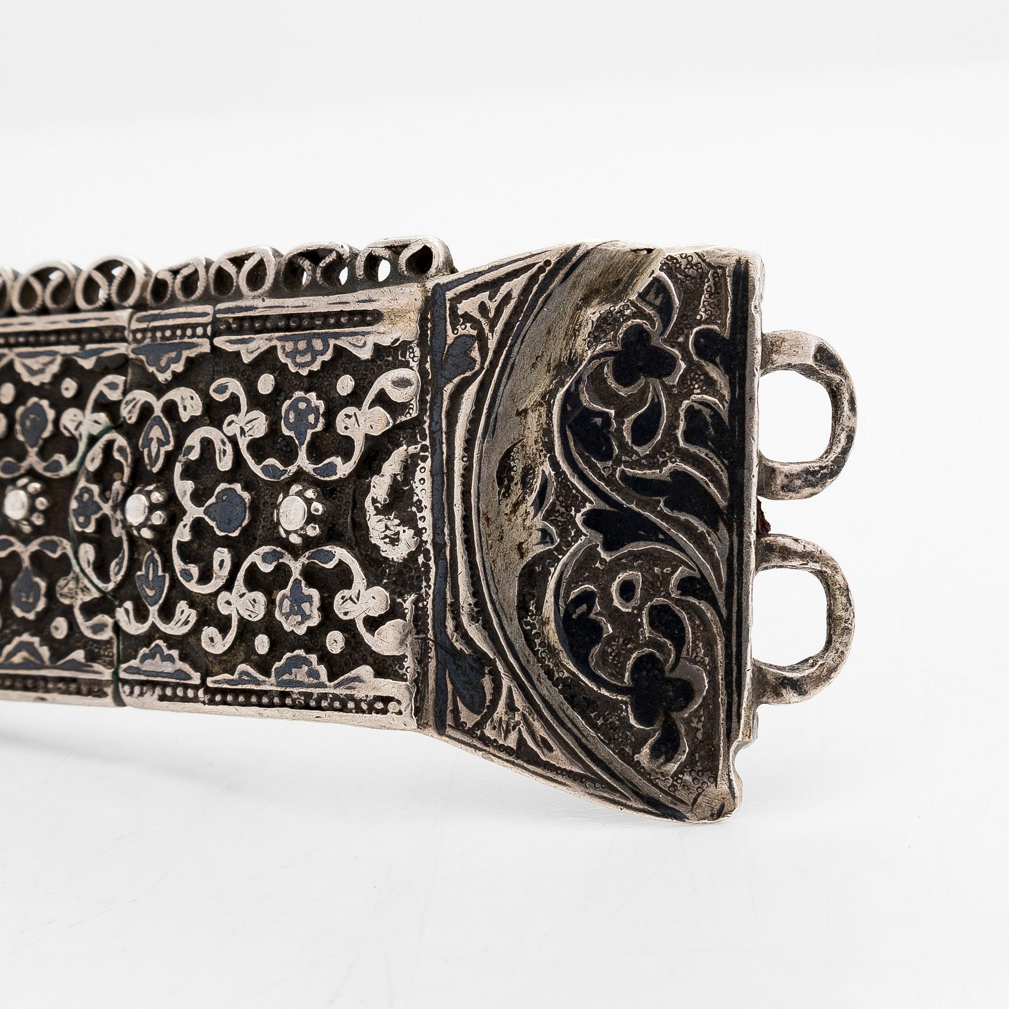 Skärp, silver, niello och läder, Kaukasus, 1900-talets början.