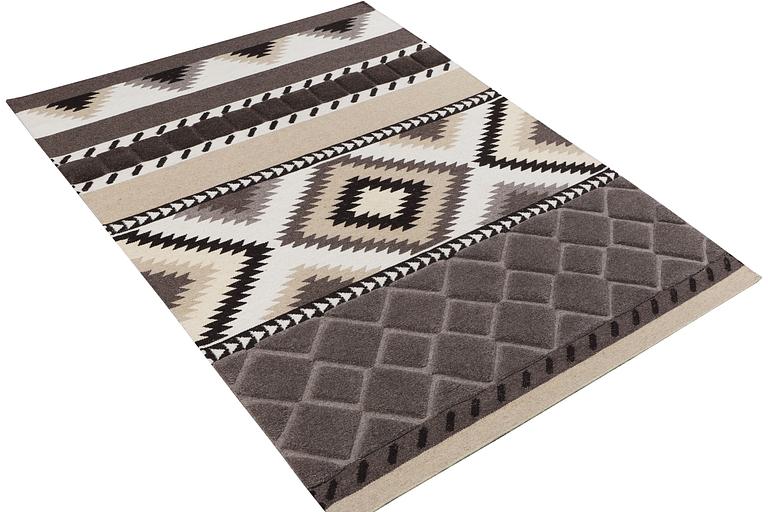 A Kilim rug, c. 230 x 160 cm.