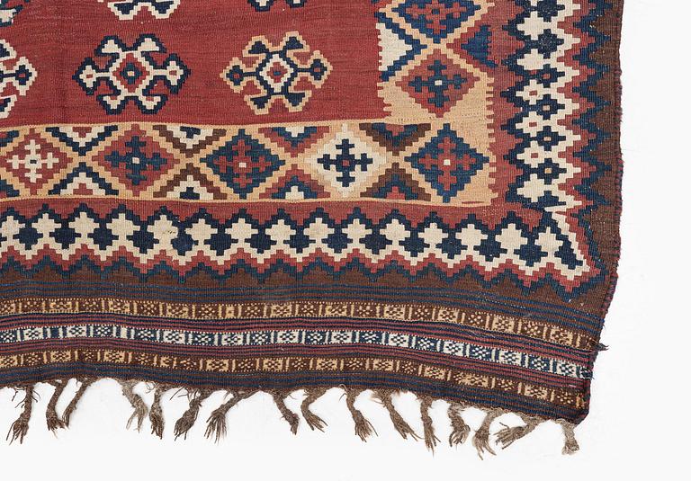 Antique Qashqai kilim, southern Persia (Iran), c. 249 x 158 cm.