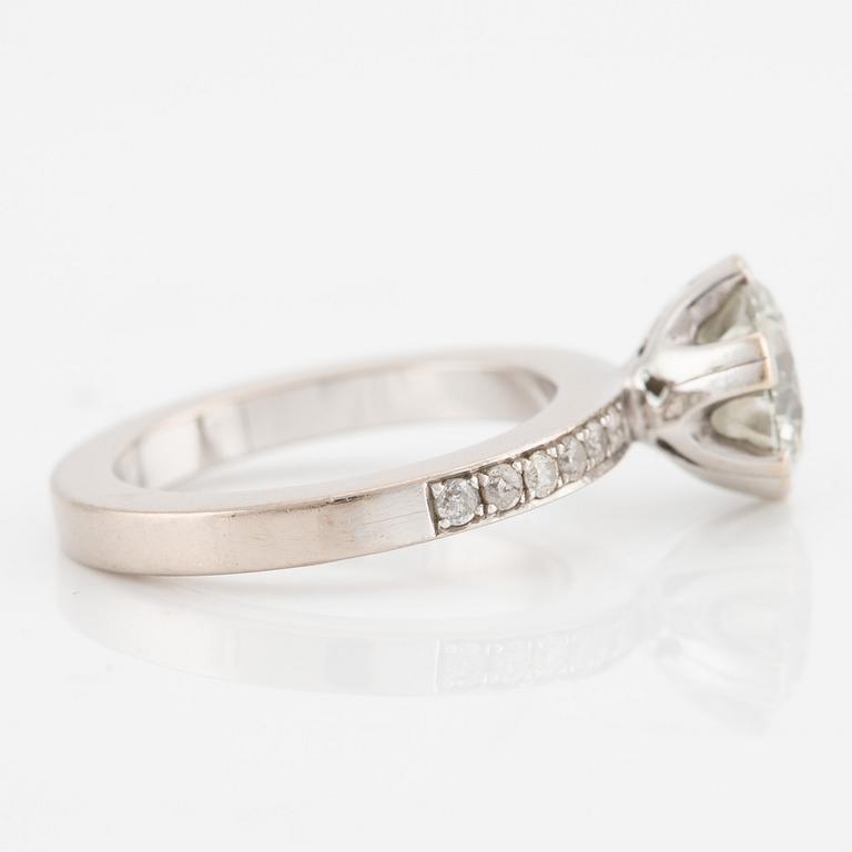 Ring, 14K white gold with brilliant-cut diamond.