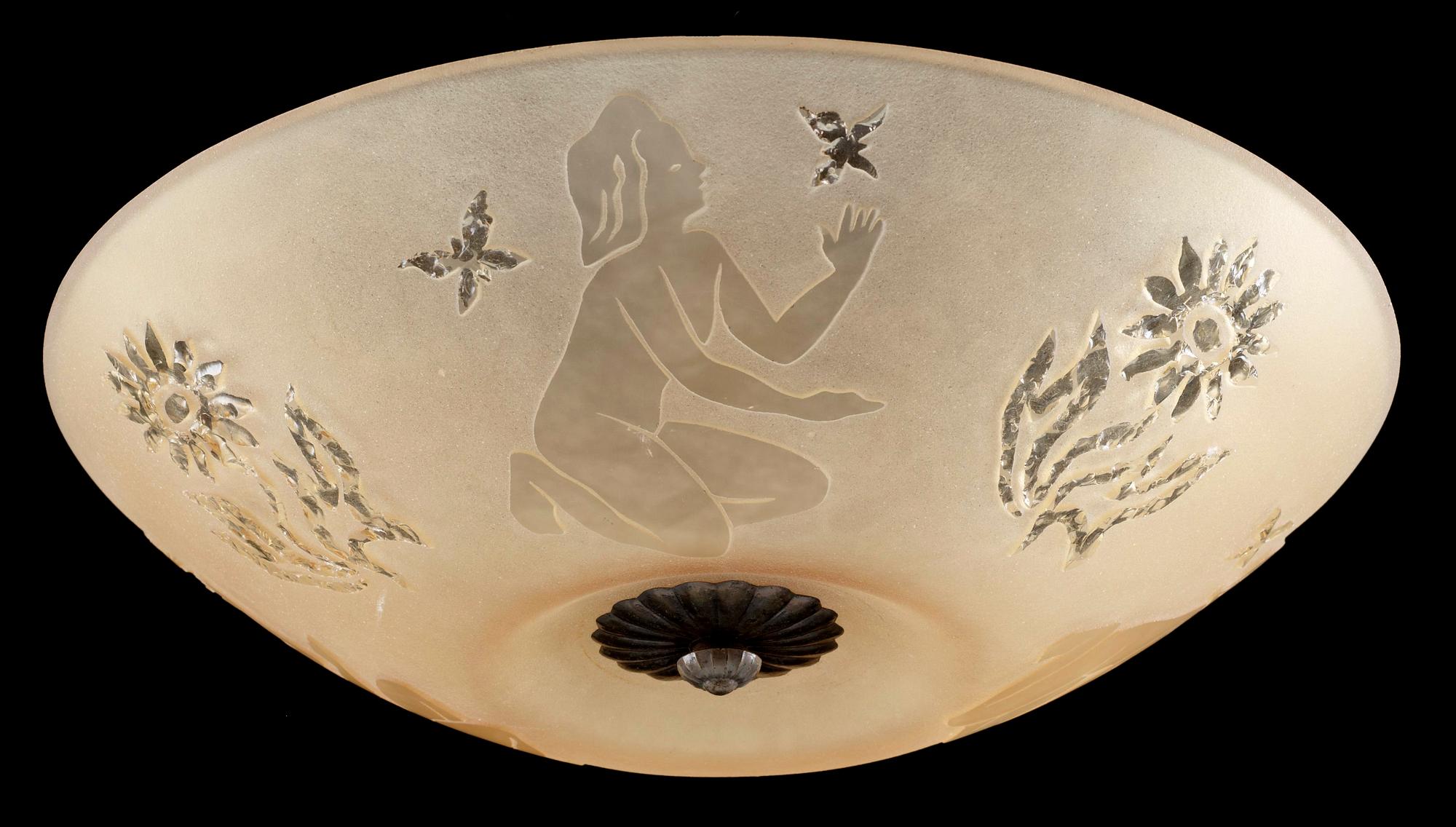 TAKALAMPA, glas. 1930/40-tal. Diam 45.