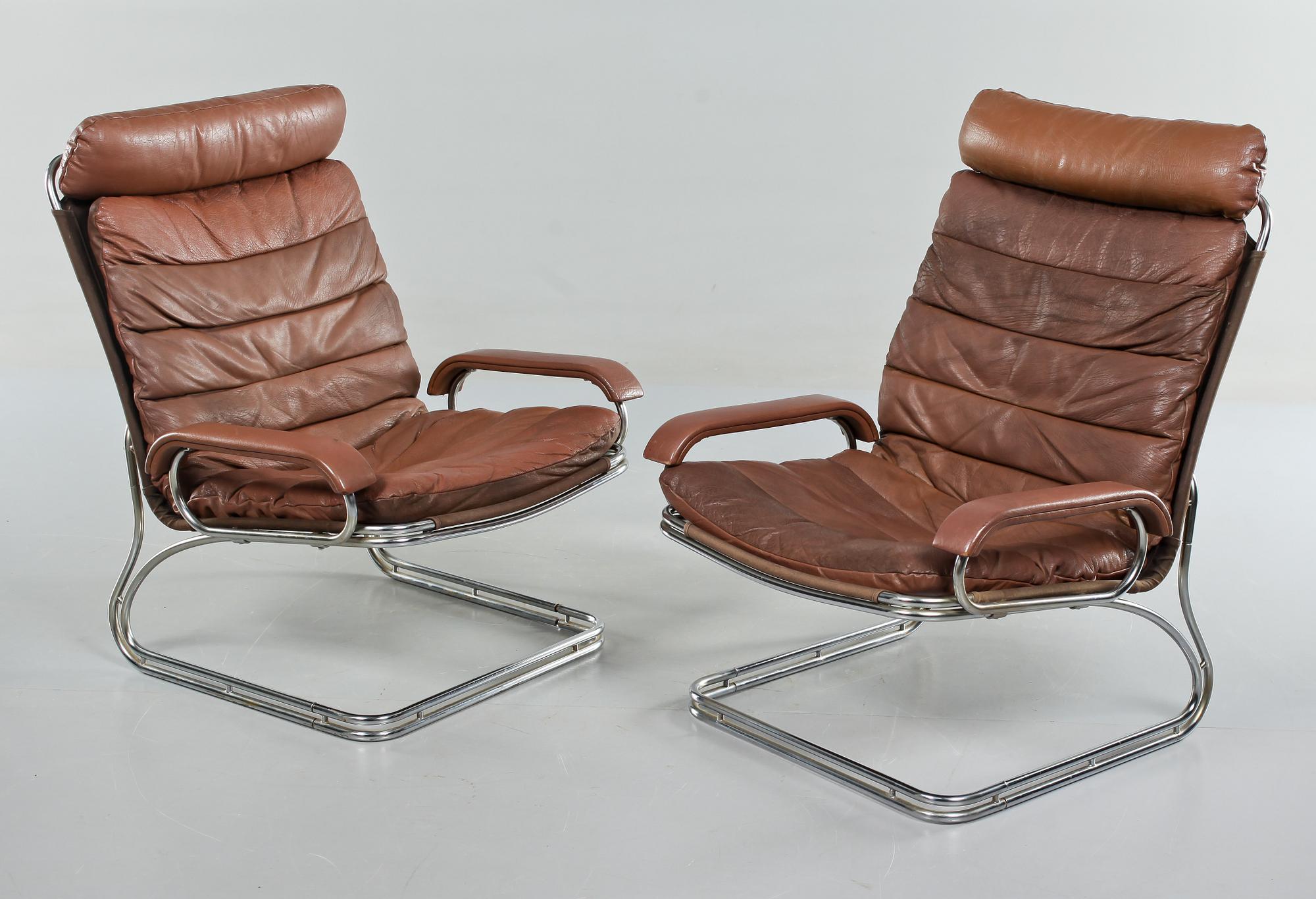 FÅTÖLJER, ett par, 1970-tal.