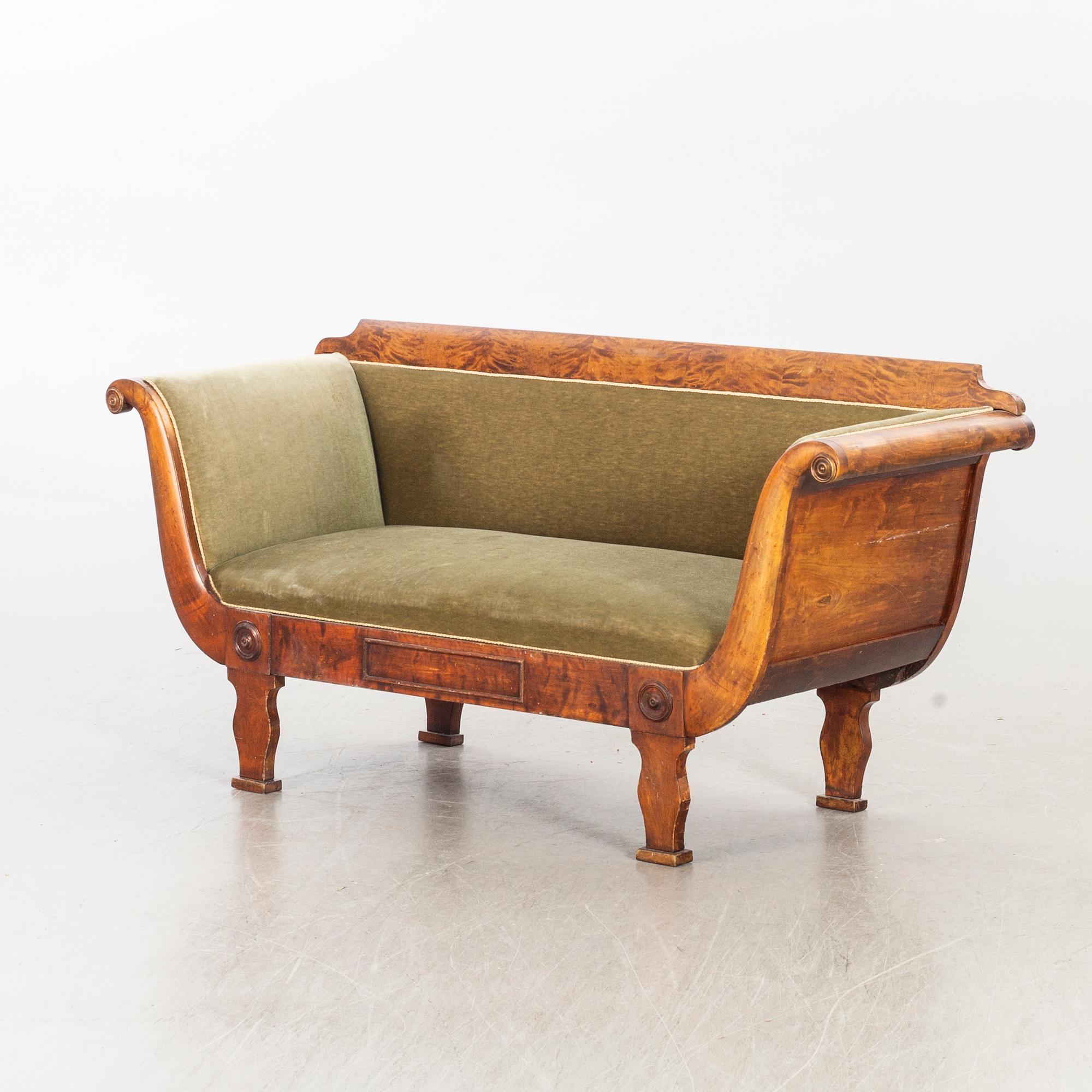 SOFFA senempire 1800-talets mitt.