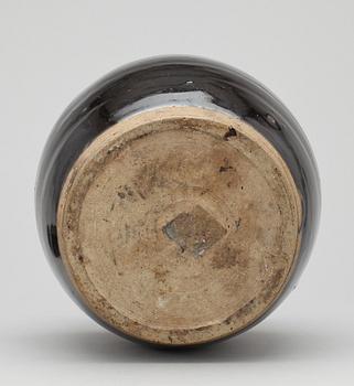KÄRL, keramik, Kina, troligen Ming dynastin (1368-1644).