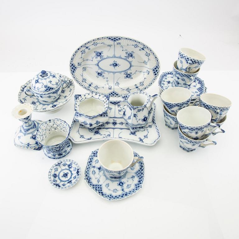 "Musselmalet Full Lace and Half Lace" service by Royal Copenhagen, Denmark, porcelain.