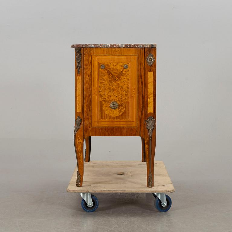 A Gustavian style chest of drawers, mid / second half of the 20th Century.