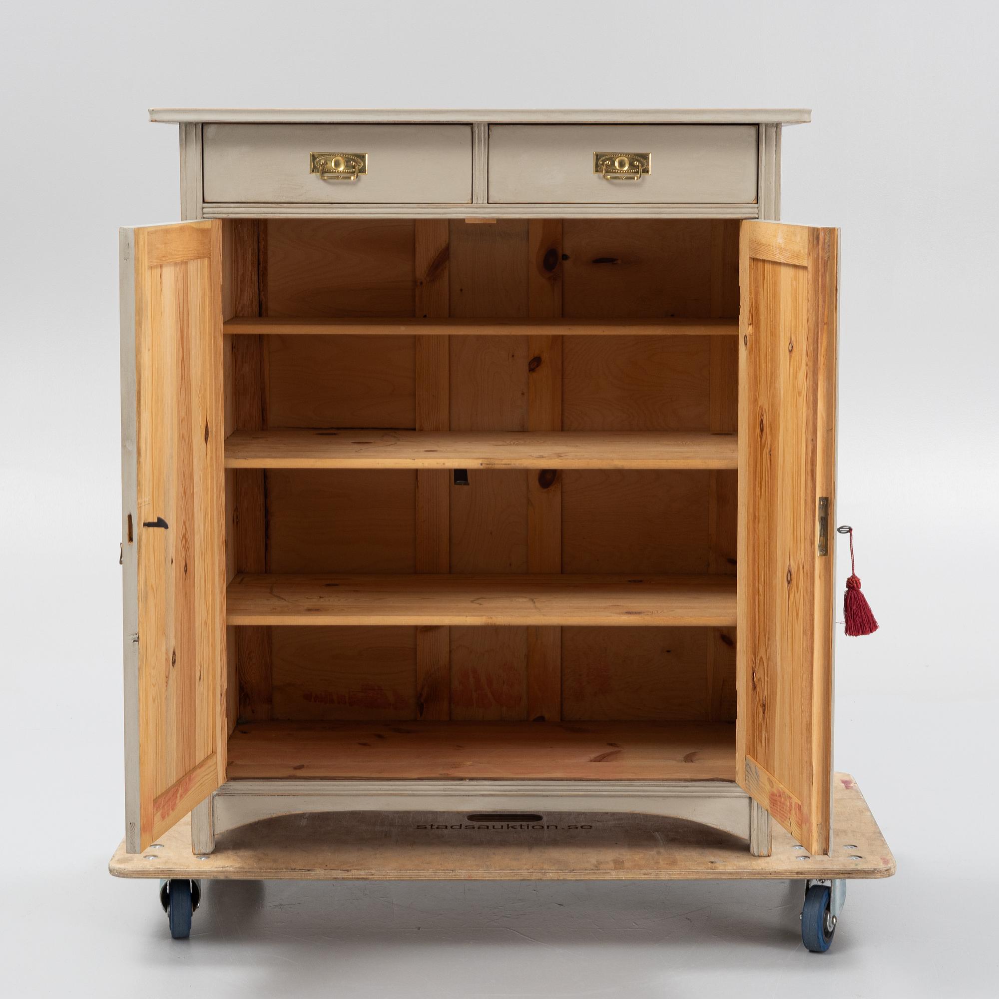 Skänk, tidigt 1900-tal.