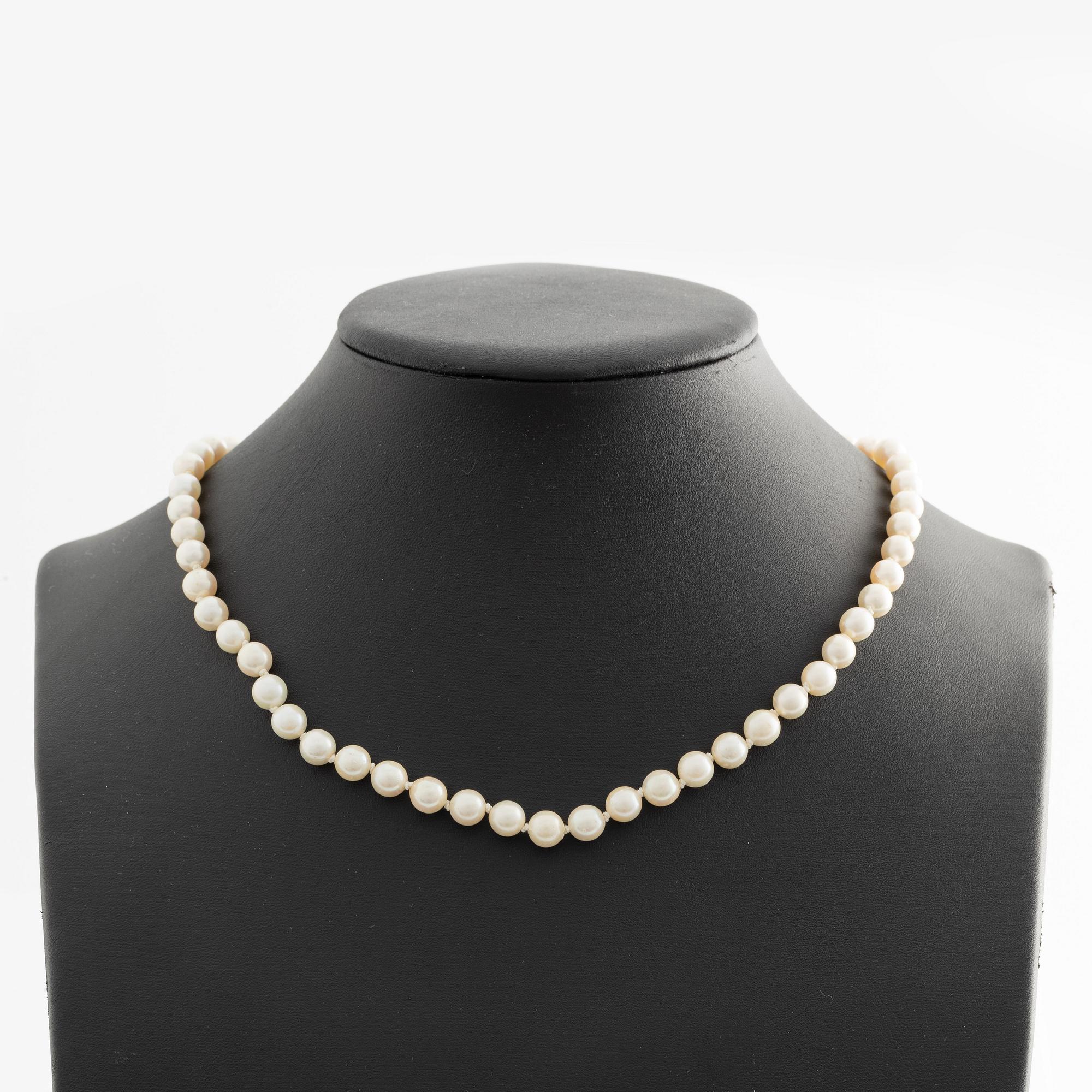 Pärlcollier, med odlade saltvattenspärlor, lås 18K vitguld.