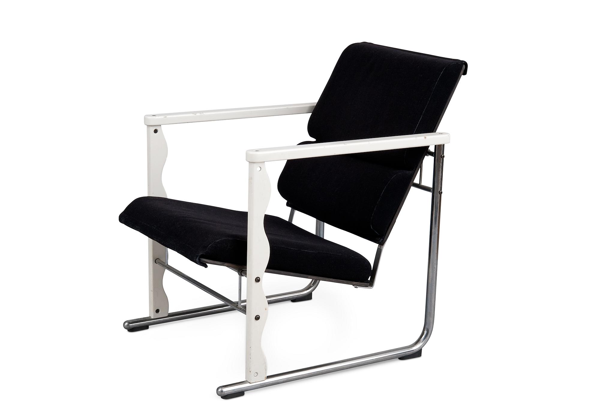 Yrjö Kukkapuro, AN ARMCHAIR.