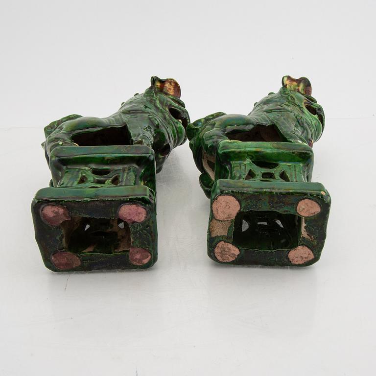 Incense holders, a pair of china, around 1900 glazed earthenware.