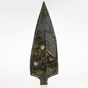 Rut Bryk, reliefi, kivitavaraa, signeerattu BRYK.