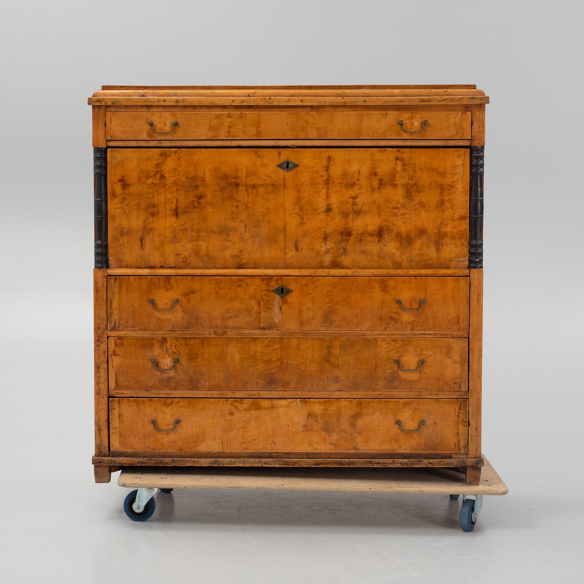 Chiffonjé, 1800-tal.
