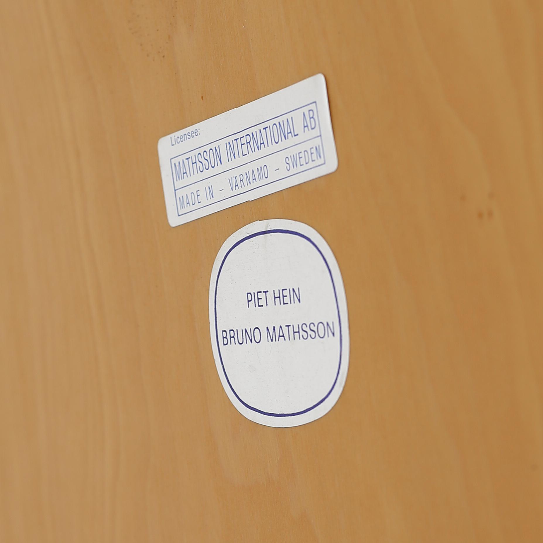 A dining table by Bruno Mathsson and Piet Hein, model "Superellips" for Mathsson Internation, late 20th century.