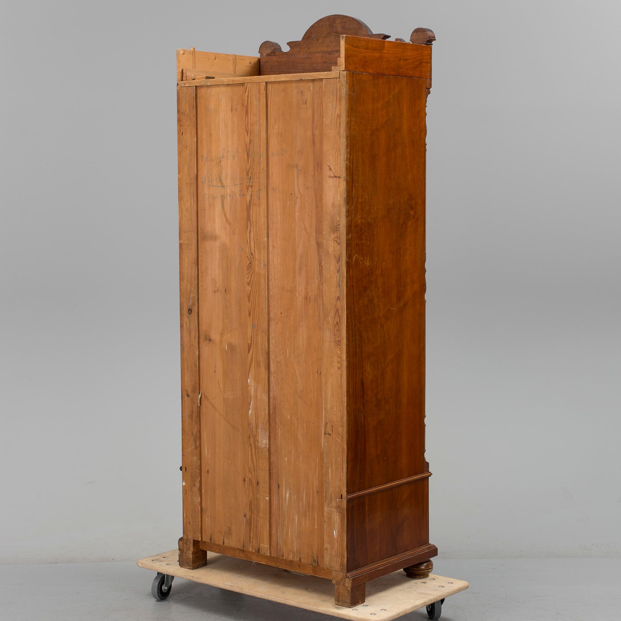 VITRINSKÅP, nyrenässans, sent 1800-tal.