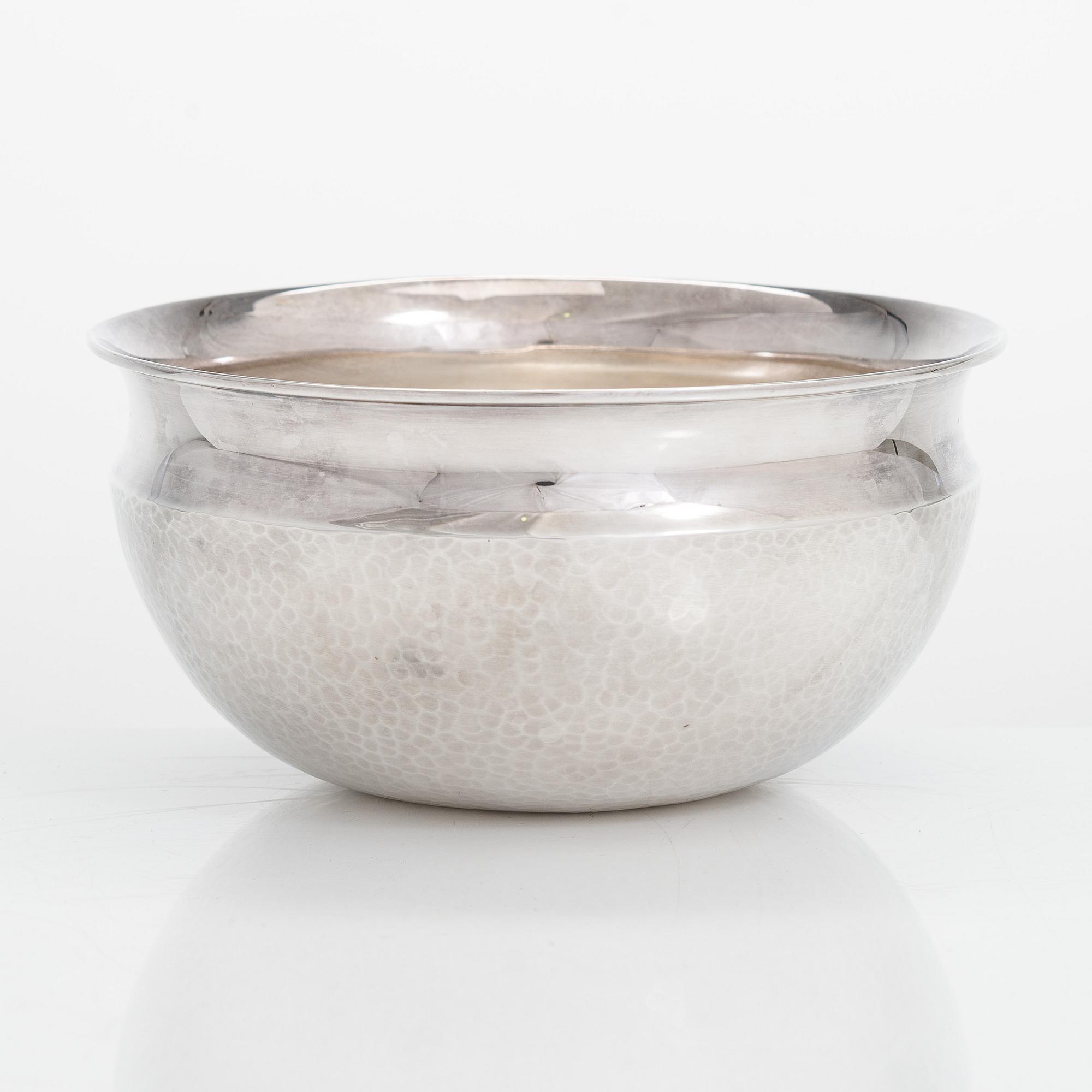 Tapio Wirkkala, a silver bowl, model TW 341, Hämeenlinna, Finland 1976. Design year 1966.