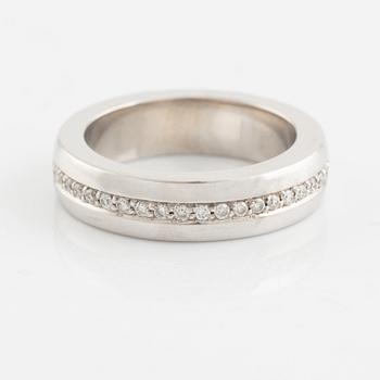 Brilliant cut diamond ring.