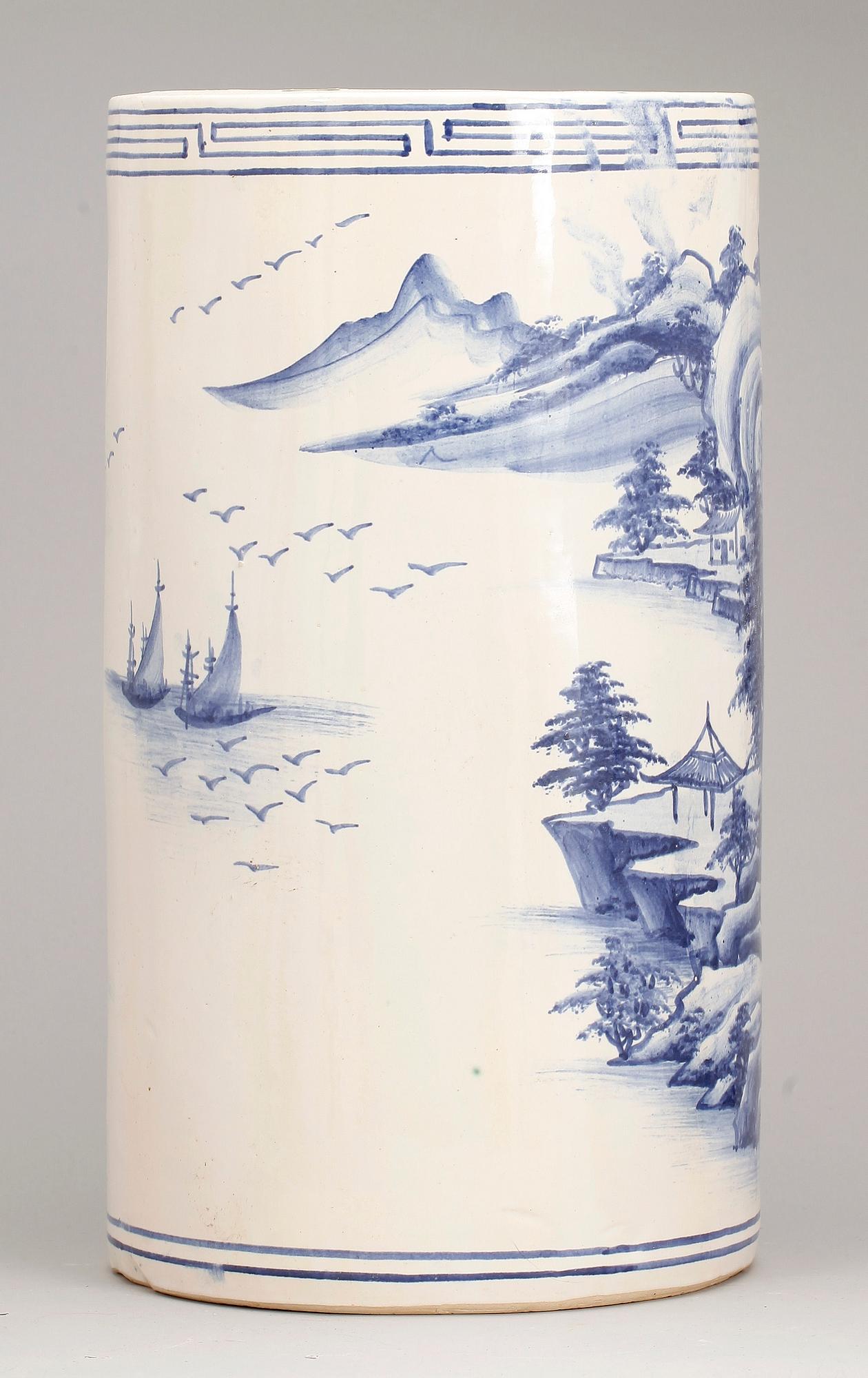 PARAPLYSTÄLL, keramik. Modern tillverkning.