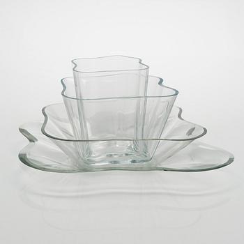 Alvar Aalto, glasskulptur, "Aalto-blomman", 4 delar, signerade Alvar Aalto och Alvar Aalto Iittala 99/1991.
