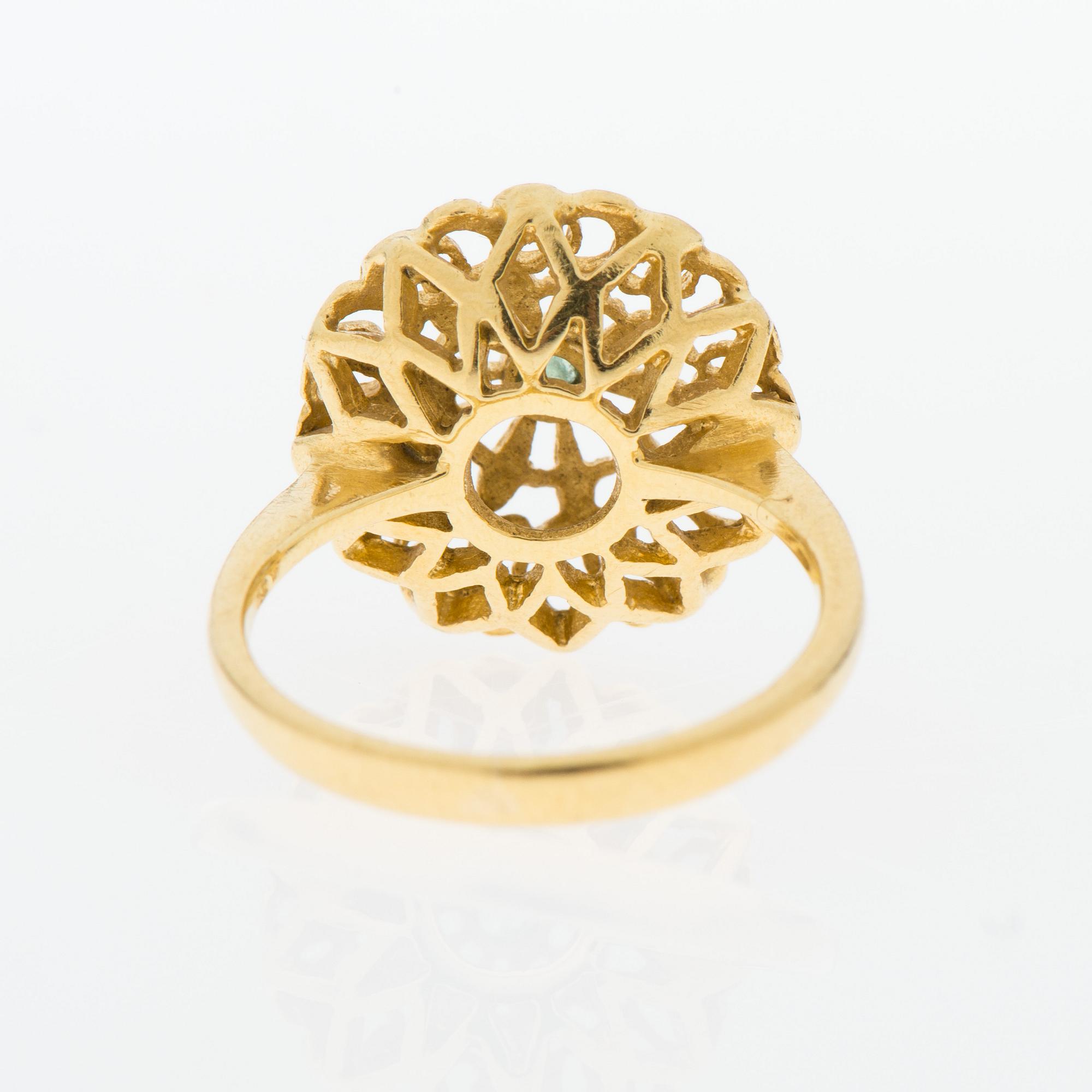 RING, 18K guld, smaragd. Finska importstämplar 1970.
