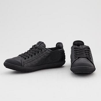 LOUIS VUITTON, a pair of sneakers, size 35,5.