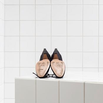 SKOR, Giorgio Armani, storlek 40.