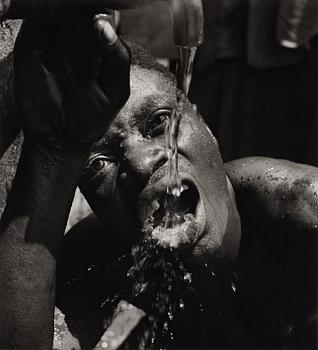 247. Lennart Nilsson, "Ekvatorstaden, Kongo, 1948".