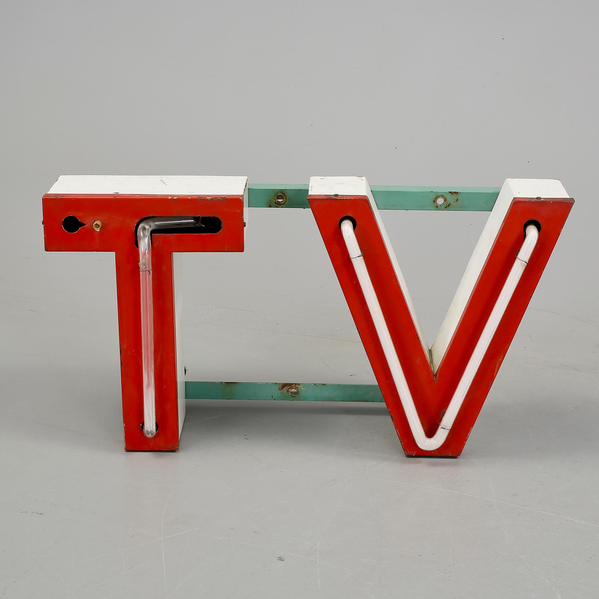 SKYLTBOKSTÄVER MED NEONRÖR, "TV", 1900-talets mitt.