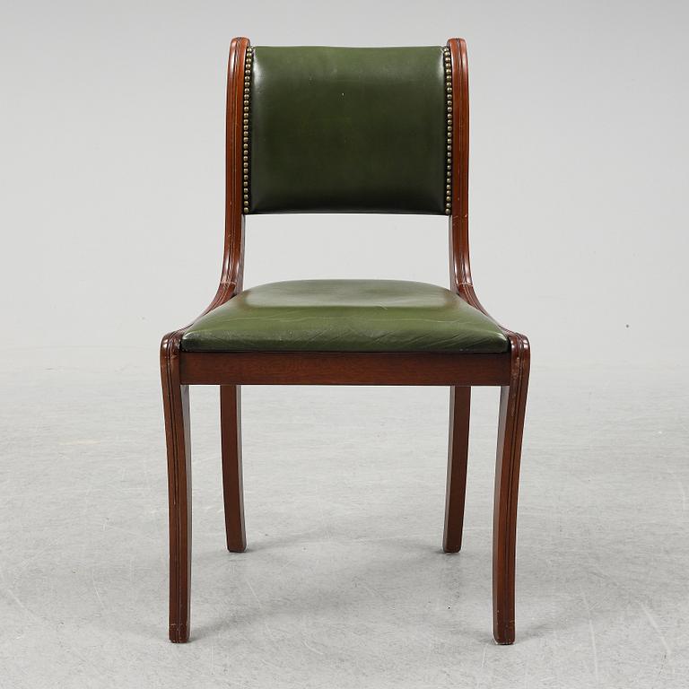 SKRIVBORD OCH STOL, England, 1900-talets slut.