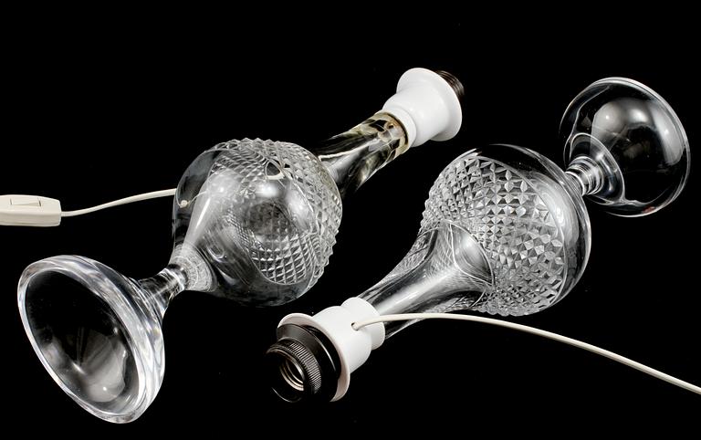 BORDSLAMPOR, ett par, Kosta, 1900-talets andra hälft.