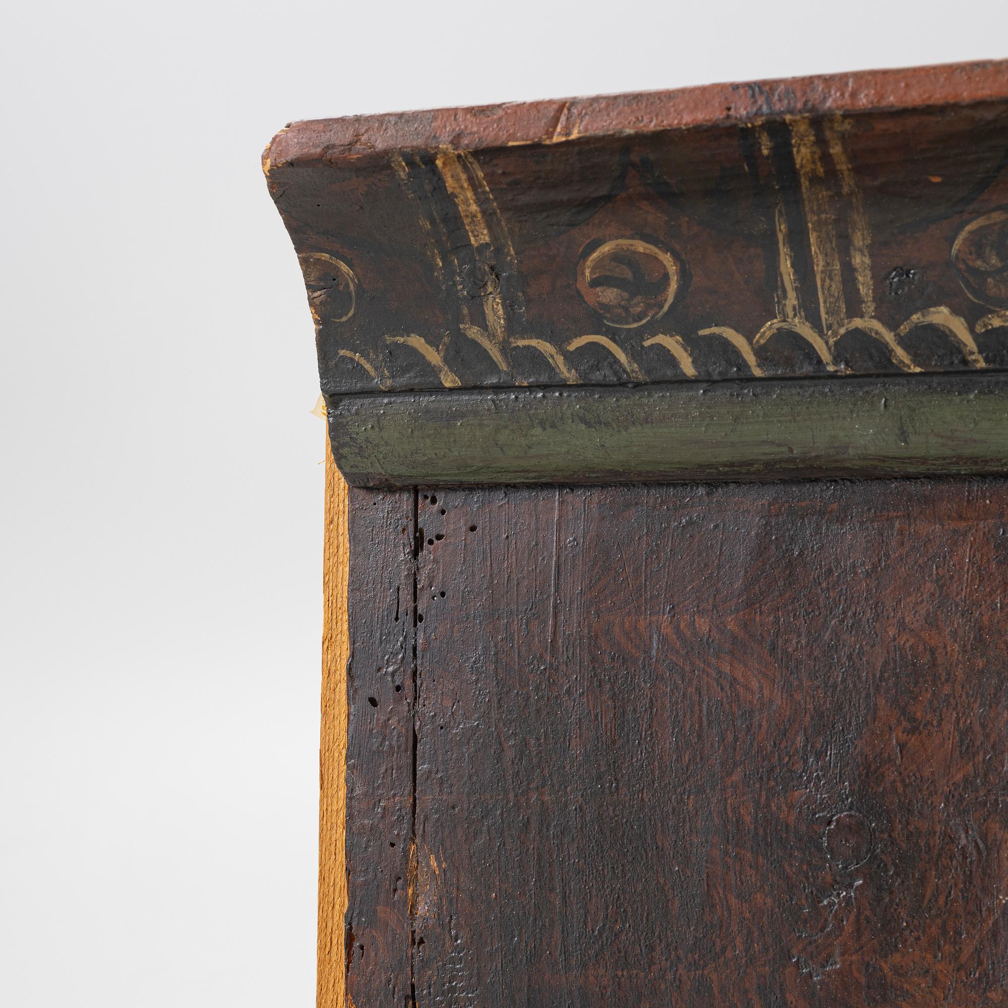 A hanging cabinet, 19th Century.