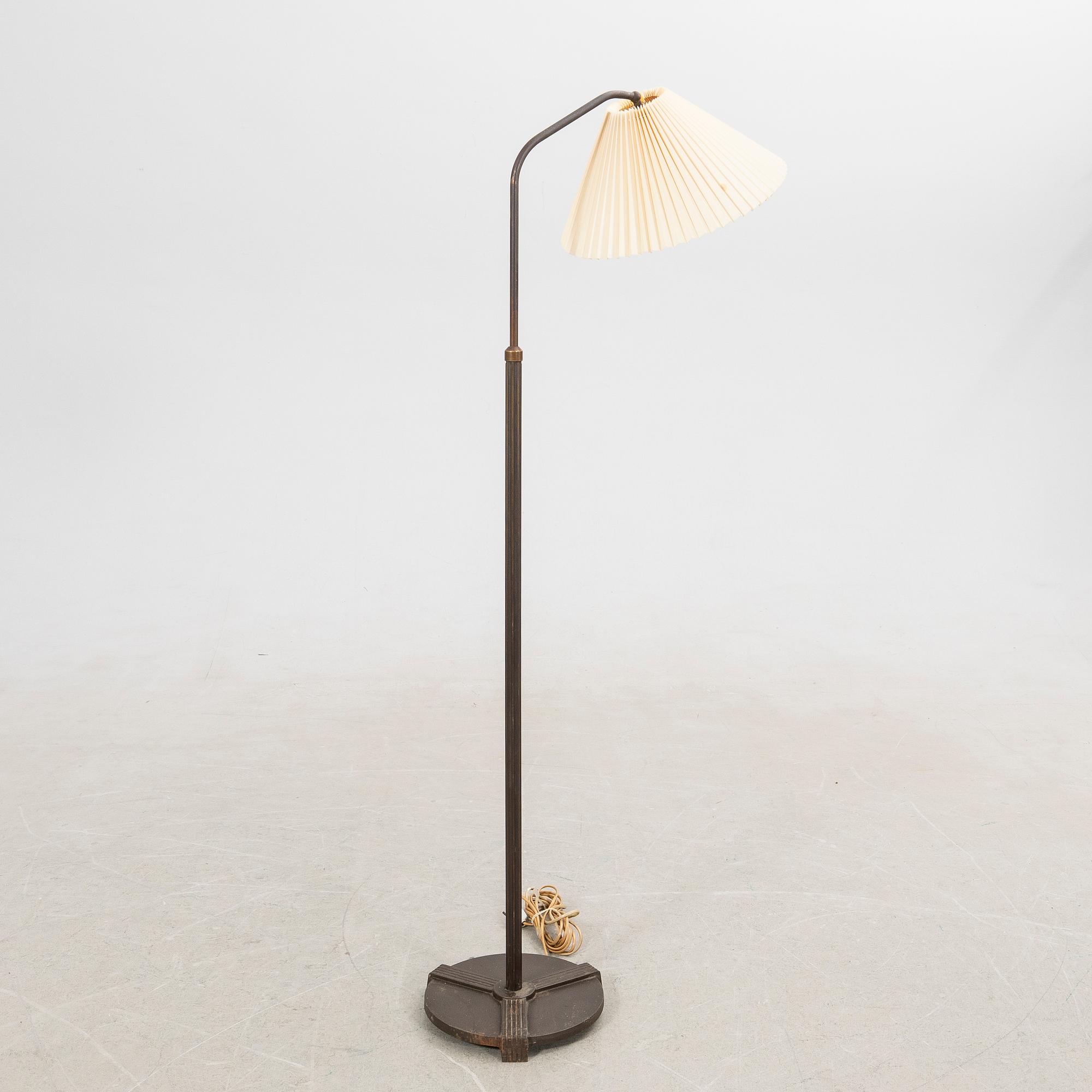 Golvlampa, troligen Lyfa, Danmark 1900-talets första hälft.