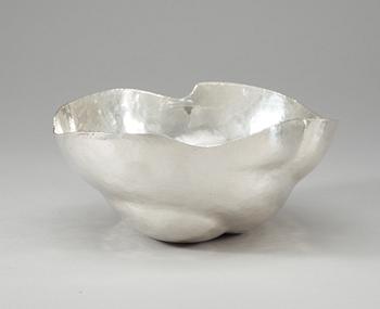 715. SKÅL, sterling, "Oregelbunden regelbunden form", Christina Zachrisson Stockholm 1976.