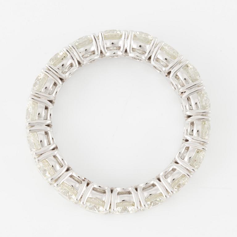 Ring, full eternity, 18K white gold set with brilliant-cut diamonds.