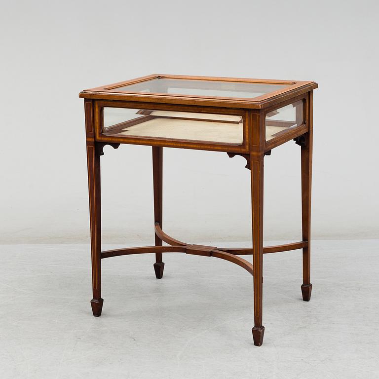 An early 20th century display table.