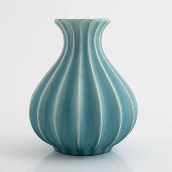 Ewald Dahlskog, a vase, Bo Fajans, 1940s.