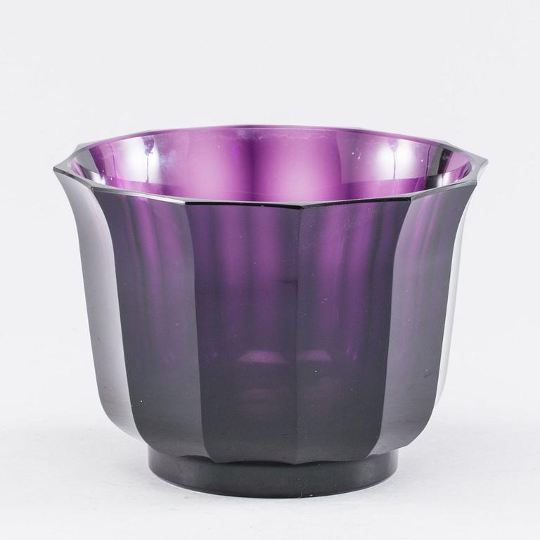 A JOSEF HOFFMAN GLASS BOWL, Wiener Werkstätte Moser Karlsbad.
